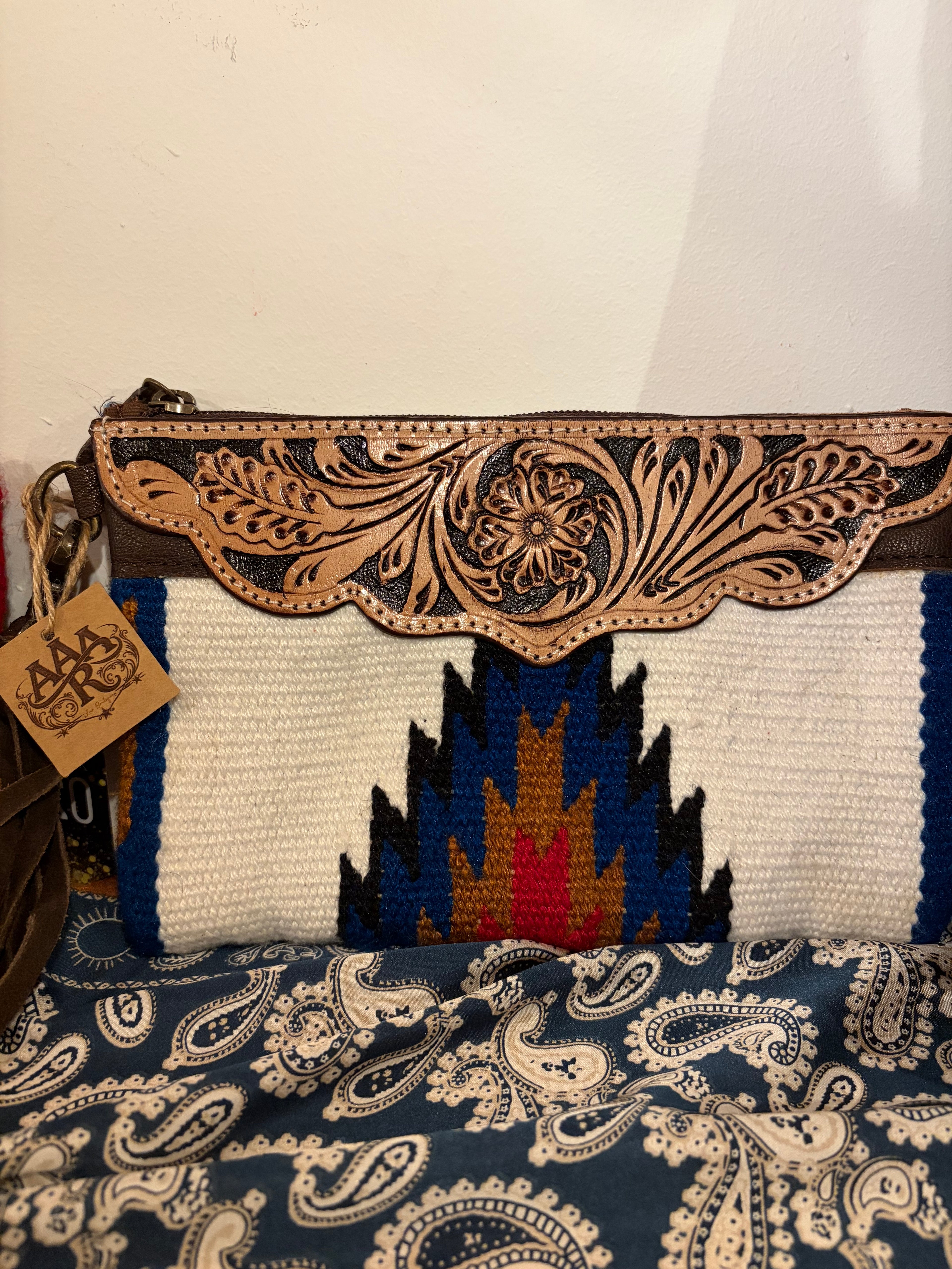 Aztec wristlet Item#023